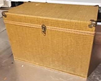 1207x - Wicker Trunk with Greenery
