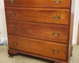 485 - 4-Drawer Chest of Drawers, 42.5 x 39.5 x 20 w/ dovetail drawers
