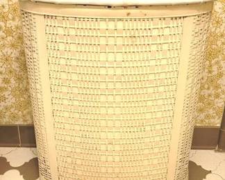 400x - Vintage Clothes Hamper 25 x 21 x 12
