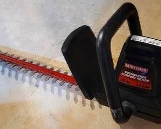 1538 - Craftsman Hedger You are buying a used as-is electric/electronic item. We do not guarantee all components are present, and if it is not expressly stated, it is untested.
