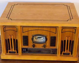 1164 - CD/Record Player 10x18x13 You are buying a used as-is electric/electronic item. We do not guarantee all components are present, and if it is not expressly stated, it is untested.
