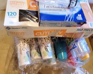 1680 - Group Lot Plasticware
