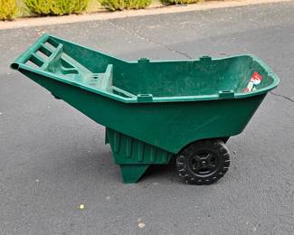 Rubbermaid wheelbarrow