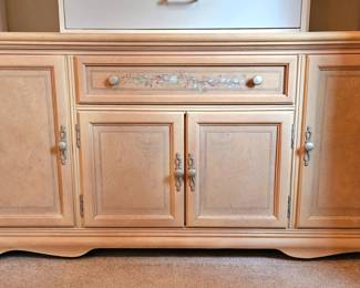 Wood cabinet/dresser