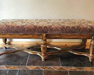 Nice entry way or end of bed bench