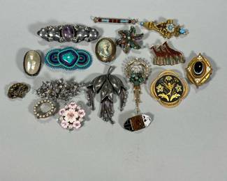 (16pc) Mixed Lot of Pins/Broches | Including a silver pin with amethyst cabochon stamped "MEXICO / SILVER", a signed beaded leather pin, enameled pins, faux gemstones, etc. -  l. 3 in (Largest)