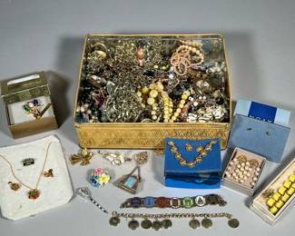 LARGE LOT VINTAGE COSTUME JEWELRY | A large collection of vintage costume jewelry, including necklaces, pins, earrings, rosaries, etc.
