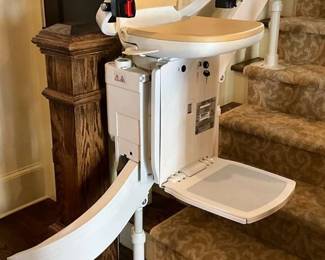 Acorn Curve 180 Stairlift