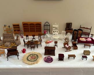 Doll house miniatures