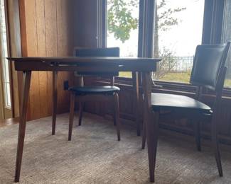 Stakmore Furniture of Owego, NY Walnut. 32" Square Vintage Folding Card / Game / Dining Table with Four Upholstered Chairs! Cult following for Stakmore!