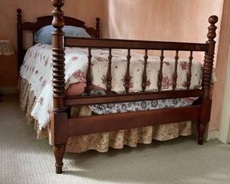 Jenny Lind twin spindle bed—an enduring staple for vintage lovers seeking heirloom-worthy pieces. A favorite in children’s and guest rooms for generations, it brings a timeless sense of heritage and continuity to any space.