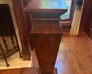 Leather pedestal stand