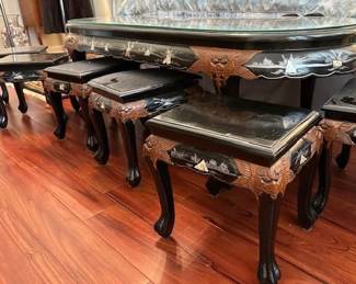 Chow bench is long and oval with six benches.