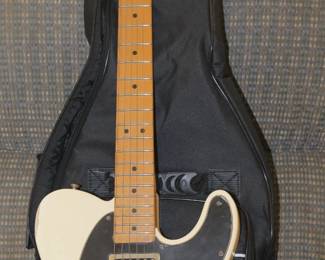 SQUIER BY FENDER - 6 STRINGS -TELECASTER THINELINE -  WITH  CASE,