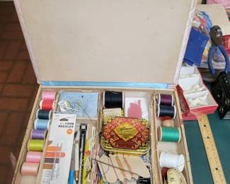 Vintage Sewing Items ,Case Has Bottom See Next Picture