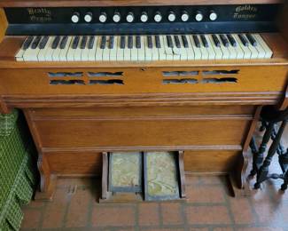 Daniel Beatty Vintage Pump Organ ( Does Not Work )