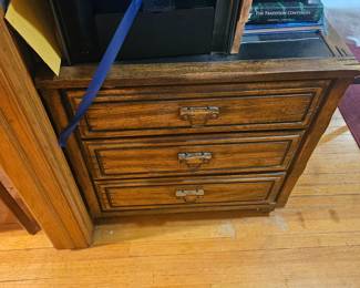 Small dresser 