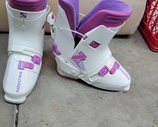Womens Salomon Vintage Ski Boots Size 8/9 In New Condition 