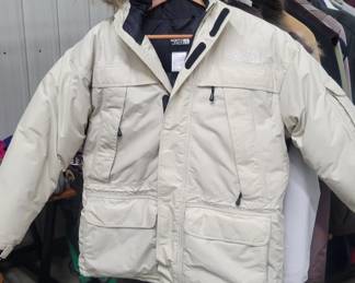 Men's The North Face Winter Coat In New Condition 