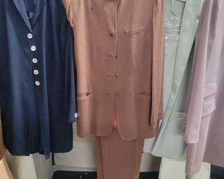 Top Brand Name Lady's Suits All Size 12/ 14 In New Condition We Have Lots 