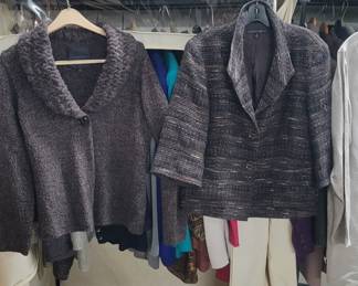 Lady's Top Name Brand Sweaters And We Have Lots 