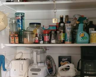 Lots of kitchen stuff