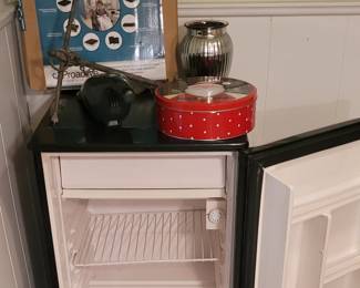 Mini fridge