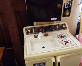 LIttle Tikes Kitchen Set