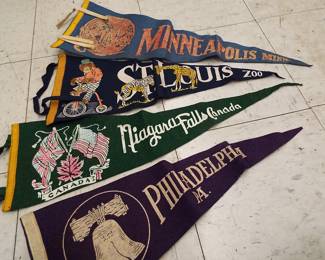 Vintage Pennants - St. Louis Zoo   Niagara Falls