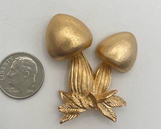 1970s Napier gold tone mushroom brooch