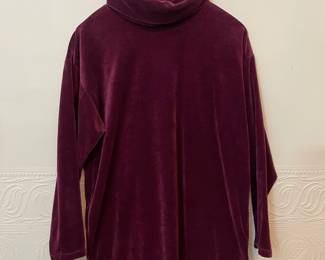 Sag Harbor women's maroon velour mock turtleneck top
