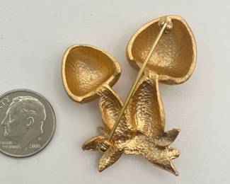 Reverse view of 1970s Napier gold tone mushroom brooch