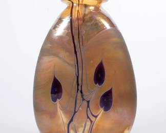 Another view of Craig Zweifel art glass heart and vine flask-shaped vase, signed Zweifel and numbered 127910