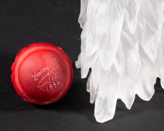 Closeup of Barry Sautner art glass stoppered bottle, 1994, American