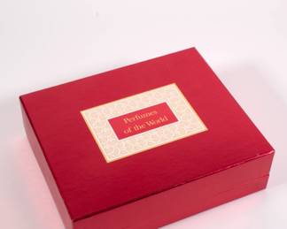 Perfumes of the World  with 5 miniature bottles of different perfumes, original packaging