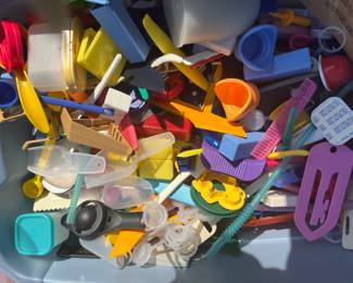 More Tupperware novelty