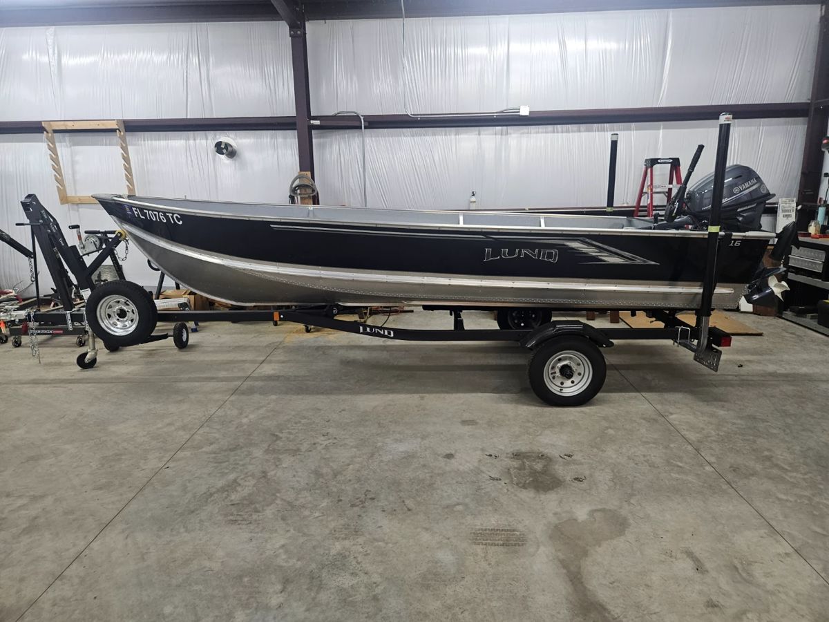 2022 Lund fishing boat with trailer, Yamaha 25HP outboard engine, Minn Kota trolling motor
