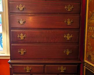 Vintage 8-drawer bonnet-topped mahogany highboy, by Drexel. 