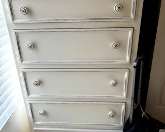 Queen Bedroom Set with 3 Cabinets, Bed Frame & Mattress, 2 Nightstands, Mirror and Jewelry Cabinet