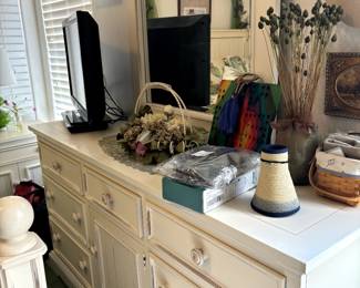 Queen Bedroom Set with 3 Cabinets, Bed Frame & Mattress, 2 Nightstands, Mirror and Jewelry Cabinet