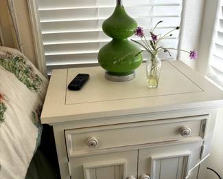 Queen Bedroom Set with 3 Cabinets, Bed Frame & Mattress, 2 Nightstands, Mirror and Jewelry Cabinet