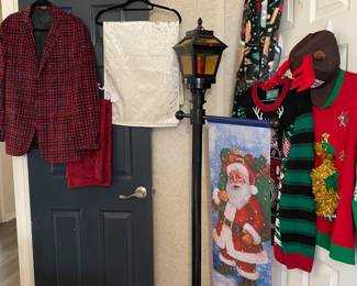 Photo 1 of the Christmas Room.