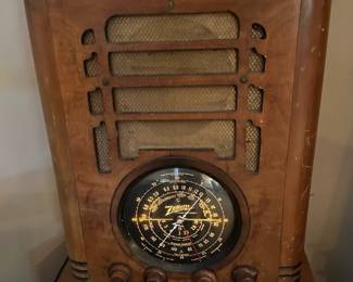 Antique Zenith Tube Radio