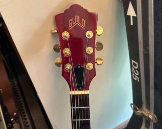 1977 GUILD Acoustic Guitar Model D25ch