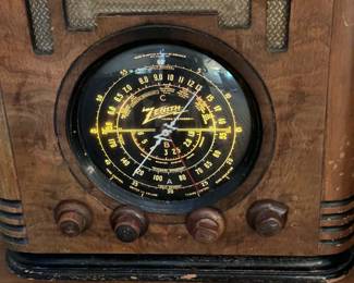 Antique Zenith Tube Radio