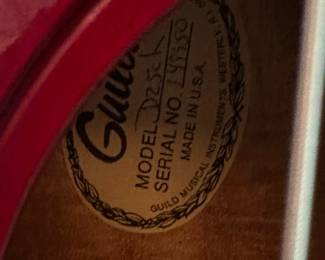 1977 GUILD Acoustic Guitar Model D25ch