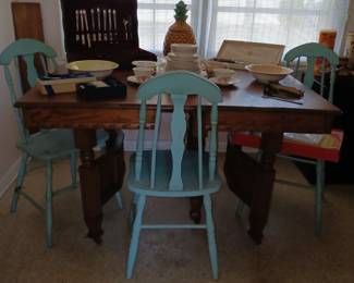 Oak Dining Table w/2 Leaves, 3 Matching Wooden Kitchen Chairs, Silverware Set, Variety of Dishes!