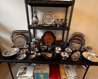 Table fill of METALWARE! 