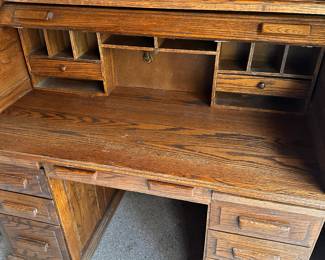  Nice Oak Roll Top Desk! Needs a but if TLC, but would make a fantastic Winter Project! 