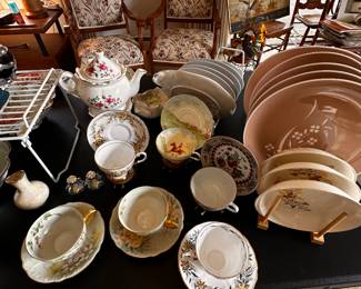 Lote sof voltage plates and bowls! Also there is a smattering of vintage tea cups and saucers! 
